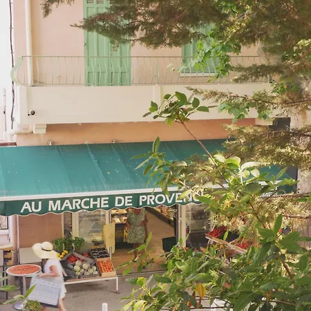 Front De Apartman